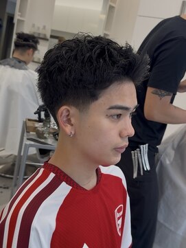 グルーマーズクレッジ 渋谷店(GROOMER/S CREDGE) テーパーフェードスパイキーショート