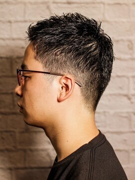 グレイスフル バーバープラチナム 六本木店(Graceful Barber platinum) ソフモヒショート／9mmや4mmバリカン使用