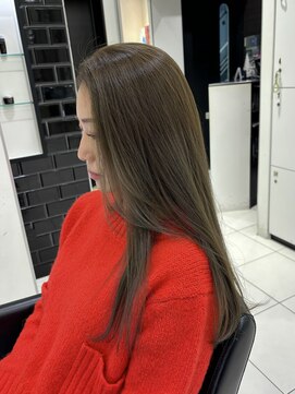 ルイス(LUYS) 【寺尾明子】ローレイヤーロング×アッシュカラー