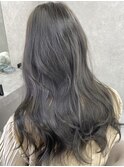 暗めオリーブグレージュ