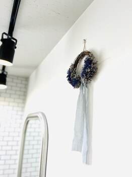 クリップ(clip)の写真/大人の髪の悩みにしっかり寄り添います♪大人女性に嬉しい上質な空間で癒しのひと時をお過ごしください。