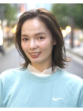 ビュートリアム 梅田(BEAUTRIUM) 外ハネロブ/シースルーバング/くびれヘア/韓国/顔周り/梅田/大阪