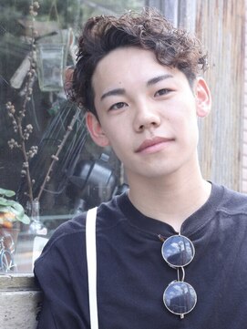 アトリエ ニューヨーク(ATELIER NEWYORK) バーバー風パーマスタイル