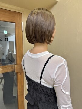 ナルーヘア(nalu hair) ミルクティーグレージュボブ