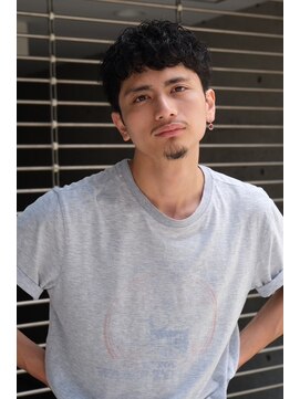 ブークル(boucle) フリンジカット　クロップスタイル　くせ毛ショート