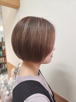 360度どこから見ても美シルエット。スタイルチェンジが初めての方も安心してお任せください！