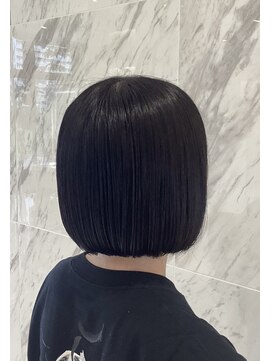 ゼル 獨協大学前(ZELE) 切りっぱなしボブ