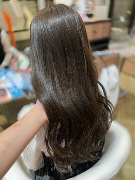 イーストハムアネーロ(EAST HAM anello) 透明感/ダークグレージュ/ロング/レイヤーカット/ウェーブ