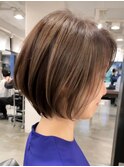 横浜西口白髪ぼかしマッシュショートカットミルクティーベージュ