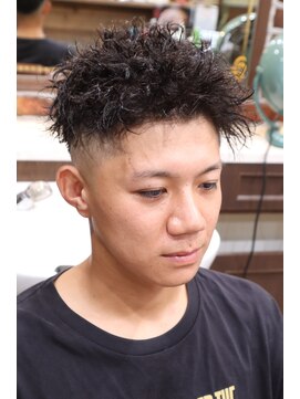 アクセプトザワールドバーバー(Accept the world barber) ツイストパーマ×スキンフェード