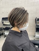 イキ 表参道(iki omotesando)&nbsp;モード/無造作ウェーブ/大人ガーリー[表参道駅]