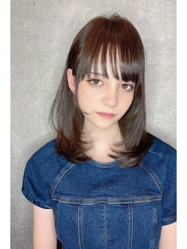 クーエフー(coo et fuu) 10代20代30代40代50代 前髪　ストレートミディアムレイヤー　藤