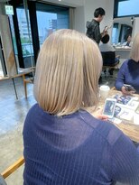 ニュート(Neut )&nbsp;ホワイトミルクティーグレージュ/白髪ぼかしハイトーン/名古屋