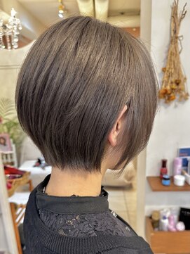 フレイストート(Frais Tout) 丸みショート 韓国風 髪質改善 ミニボブ 髪質改善 横浜駅