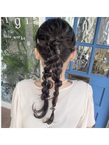 ジジ ヘアワークス(gigi hair works) カジュアルツインポニーテール