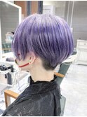 パープルブルーカラー刈り上げセンターパート ブリーチデザイン