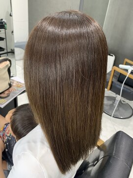 ディティール(Detail) 鎖骨ラインミディ×フォギーベージュ