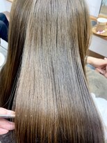 ランプ(Lamp)&nbsp;くびれレイヤー  白髪染め＆白髪ぼかし/縮毛矯正と髪質改善UP