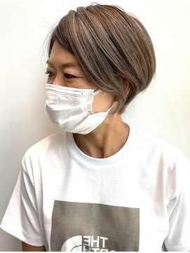 ステアケース 武蔵小杉店(stair:case) 大人ショート/脱白髪染めハイライト/耳かけ/40代50代60代