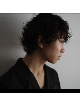 ロッソサンテ(rosso sante) マッシュウルフにアンニュイな雰囲気のパーマ