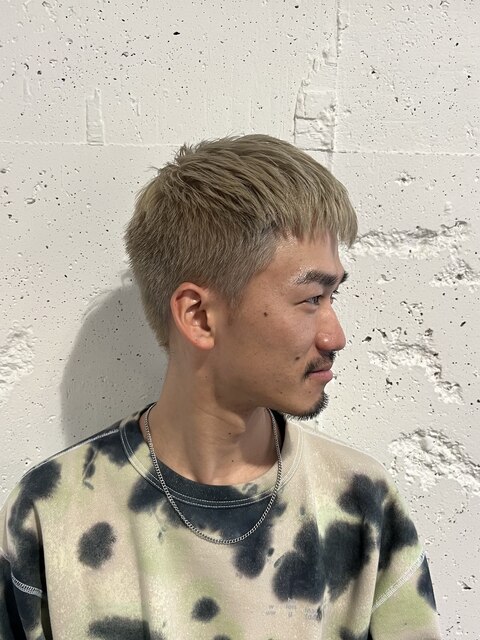 BLOND SHORT