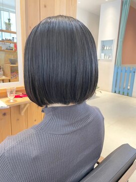 タイズ(ties) 20代30代ミニボブブルーブラック小顔美肌ストレート丸み