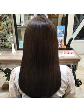 キュート Cute ツヤ髪ナチュラルベージュ