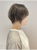 丸みとくびれショート×アッシュベージュ