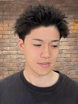 ザ ワンアンドオンリー シズオカ(The one and only. Shizuoka) Men’s/フェザーパーマ/サーフカール/ニュアンスデザイン