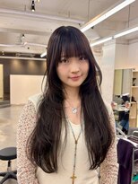 ヒュー 広島(HEW)&nbsp;ザクザクフェイスレイヤーワイドバングロングへア20代30代