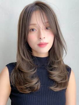 アグノス 青山(Agnos) 大人ガーリー似合わせミディアムレイヤーカットダークアッシュ