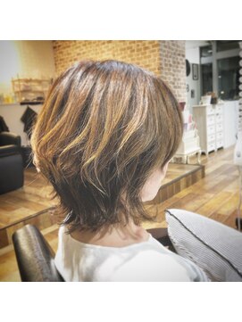 ディアー 生駒店(Dear) 外ハネ大人ショート