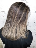 エル(ailes)&nbsp;★balayage × White beige