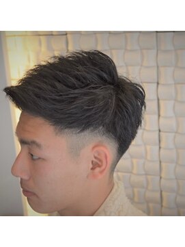 バーニーズ バーバークラブ(BARNEYS BARBER CLUB) ジェットモヒカンフェード