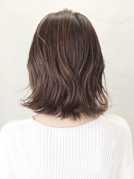 アイティー バイ アルバム 中野店(IT by ALBUM) ミディアムグレージュ_スリークボブ厚めバング_ba284392