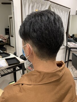コアフィールフィス(COIFFURE fils) 《見附 今町》大人メンズ ビジネスマン ツーブロ刈り上げ