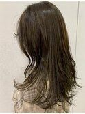 オリーブカラーで作る韓国風スタイル【タビラマユミ】