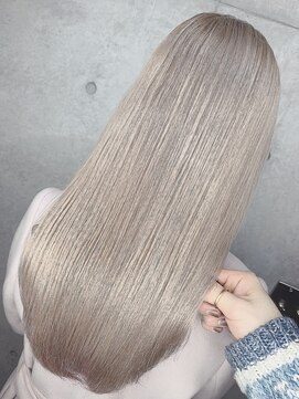 ラス トーキョー(LAS TOKYO) セミロング / くすみアッシュベージュカラー / ハイトーン