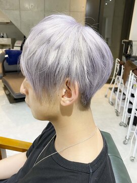 デイズ(days) 前下がりショートボブ/ハンサムショート/ホワイト/ツーブロック