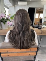 ティティ(TiTi)&nbsp;大人かわいいレイヤースタイル[TiTi_栗林れい]