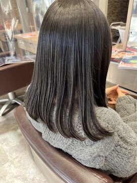 ビースリー ロア グレージュカラー　2023/211