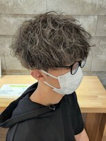 ニアウ 伊勢崎連取店(Niau)&nbsp;刈り上げマッシュ メンズカラー グレージュ ツイストスパイラル