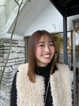 マカロンコワフュールドウシワカマル(macaron coiffure de ushiwakamaru) ミディアムストレート