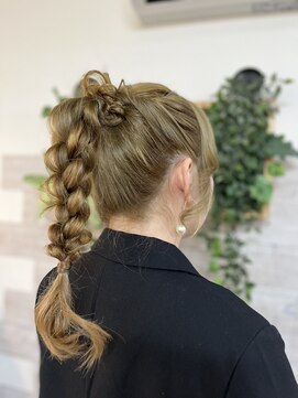 ロカット サロン(Roquat Salon) あみおろしポニーヘアアレンジ　【立川/立川南/浴衣着付け】