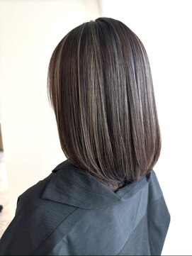 イト(ito.) 白髪活かしコントラストハイライト_グレージュカラー_