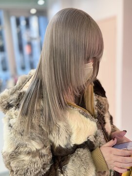 アール 横浜(R) 【MOMO】ブロンドとローライトのトレンドデザインカラー◎