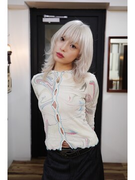 ヤド 原宿(YADO) ホワイト/レイヤーカット