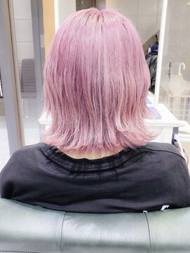 デイズ(days) ホワイティピンクベージュカラーブリーチ☆外ハネボブ Wカラー