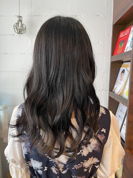 パリスパート2 Aライン 毛先カール ロングレイヤー ヘアスタイル