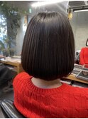 ぱつっとボブスタイル◎